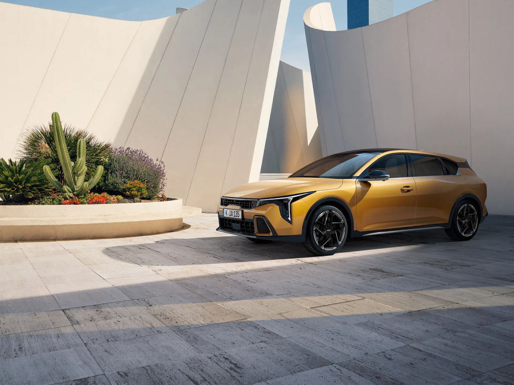 kia-Cardroom-k4-gtl-my26-design-header-w